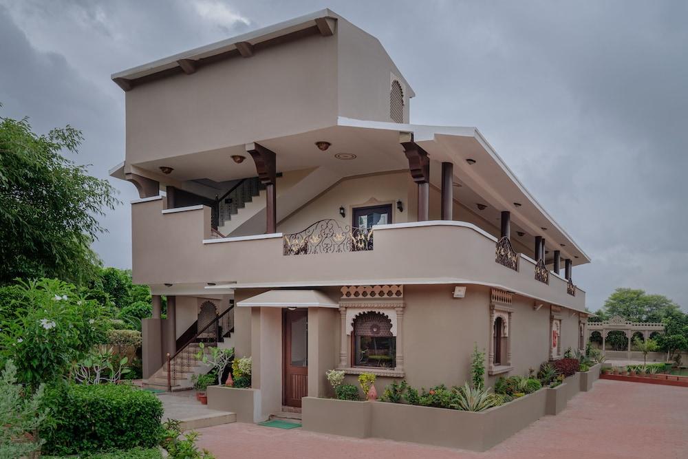 Araliayas Resort & Spa Udaipur Exterior foto